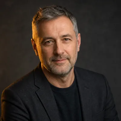 Tomasz Zieliński — analityk ryzyka flotowego, portret zespołu 400×400 px, plik WebP